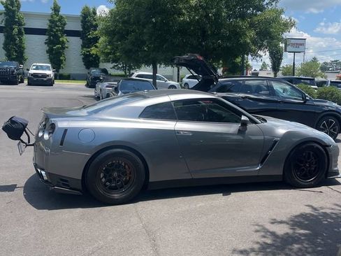 Used 2012 Nissan GT-R Premium AWD/4WD image 5