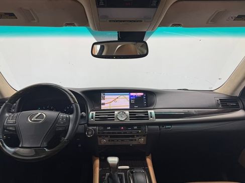 Used 2017 Lexus LS 460 w/ Comfort Package RWD image 6
