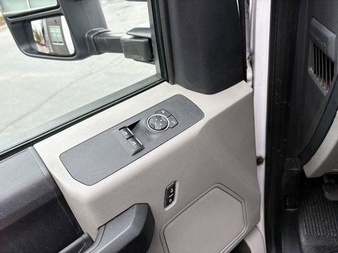 Used 2019 Ford F550 2WD Regular Cab Super Duty image 12