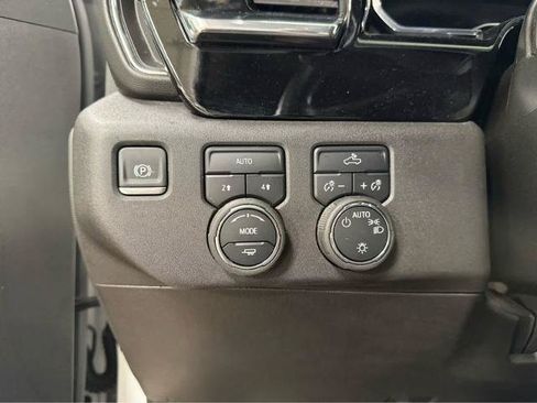 Used 2025 Chevrolet Silverado 1500 LT AWD/4WD image 26