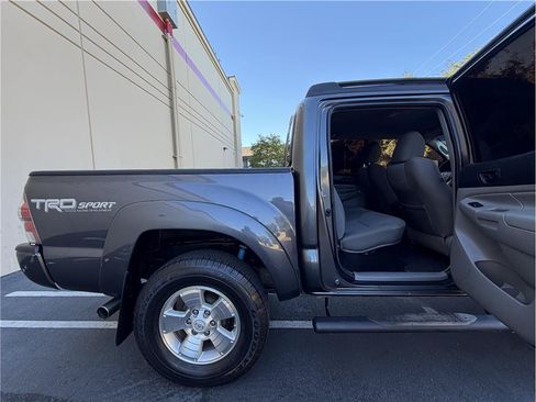 Used 2015 Toyota Tacoma PreRunner w/ TRD Sport Package RWD image 24