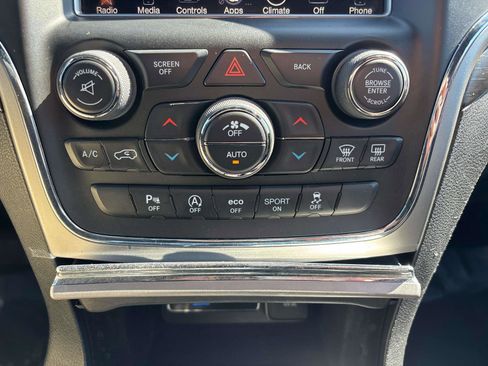 Used 2017 Jeep Grand Cherokee Altitude image 21