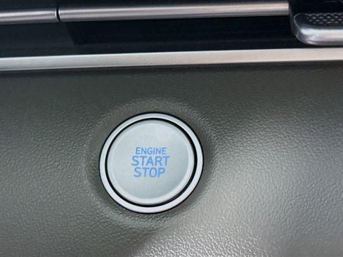 Used 2021 Hyundai Elantra SEL w/ Convenience + Premium Package image 21