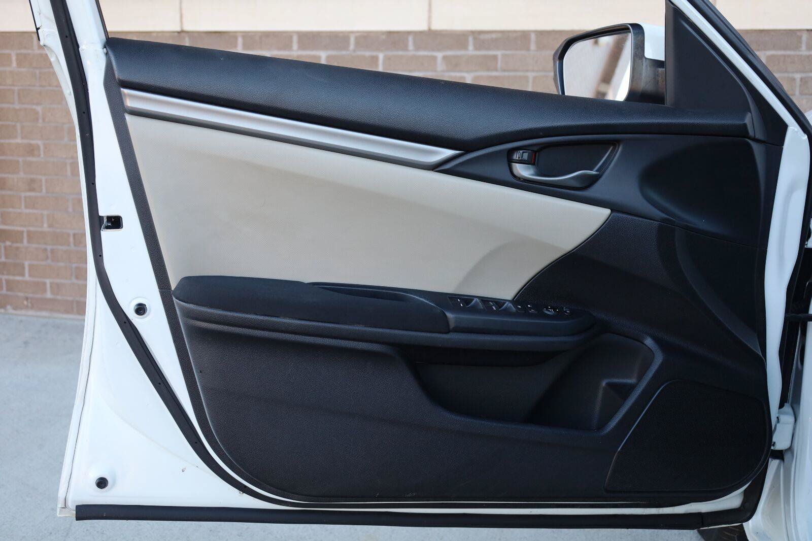 Used 2017 Honda Civic Sport image 16