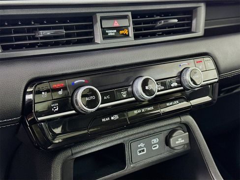 Used 2023 Honda Pilot Elite image 13