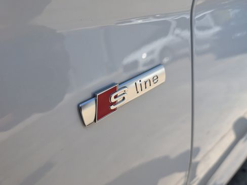 Used 2023 Audi Q5 e Prestige w/ Prestige Package image 40