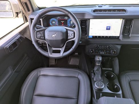 New 2025 Ford Bronco Badlands image 16