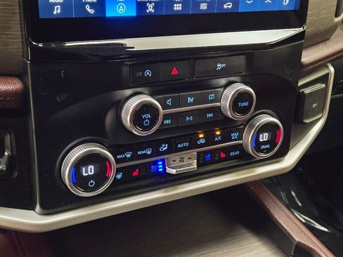 Used 2024 Ford Expedition Max Limited image 42