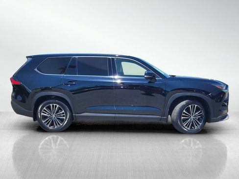 Used 2024 Toyota Grand Highlander AWD Hybrid image 3