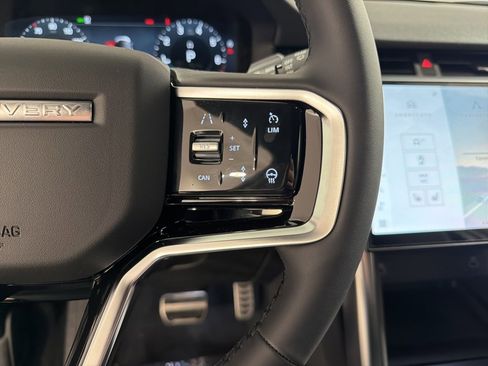 New 2026 Land Rover Discovery Sport Landmark image 13