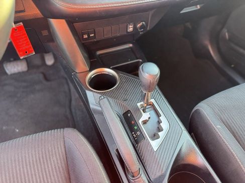 Used 2013 Toyota RAV4 XLE image 19