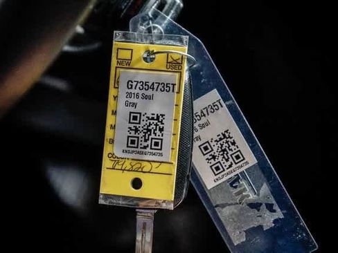 Used 2016 Kia Soul + image 28