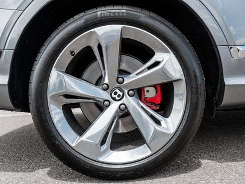 Certified 2023 Bentley Bentayga AWD/4WD image 15