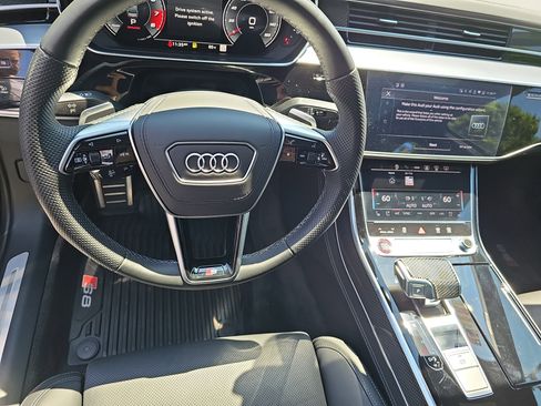 Used 2025 Audi S8 AWD/4WD image 17