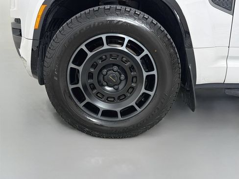 Used 2026 Land Rover Defender 110 OCTA AWD/4WD image 34
