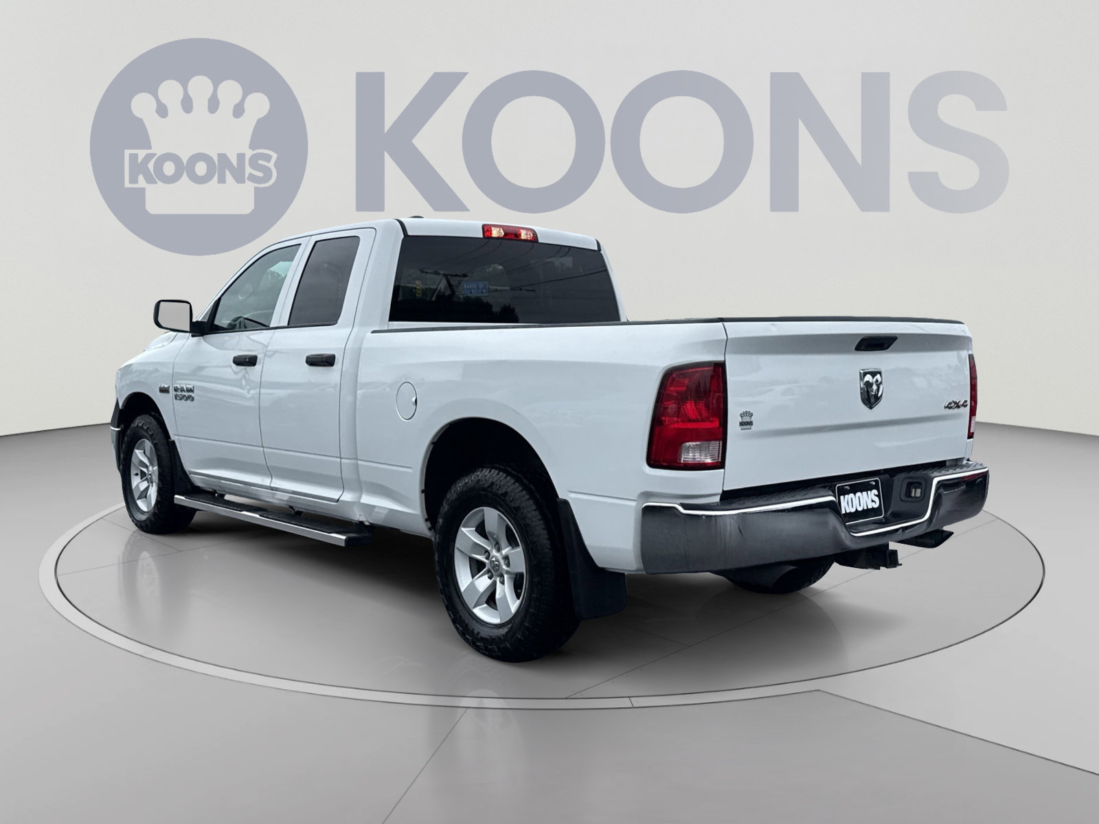 Used 2018 RAM 1500 ST w/ SXT Appearance Group AWD/4WD image 4