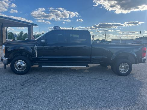 Used 2024 Ford F350 XLT w/ 360-Degree Camera Package AWD/4WD image 2