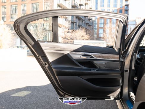 Used 2020 BMW 750i xDrive xDrive M SPORT LINE w/ Executive Package image 48