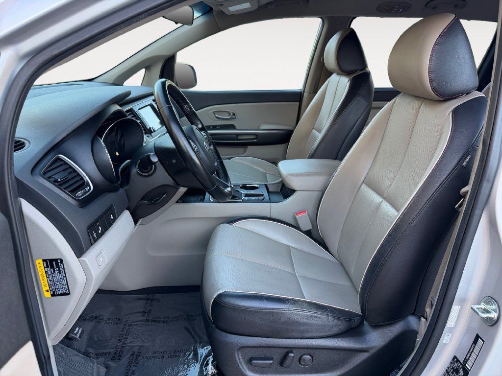 Used 2021 Kia Sedona EX FWD image 14
