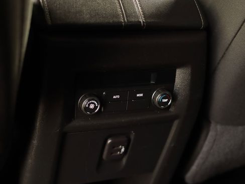 Used 2023 Chevrolet Traverse LT AWD/4WD image 27