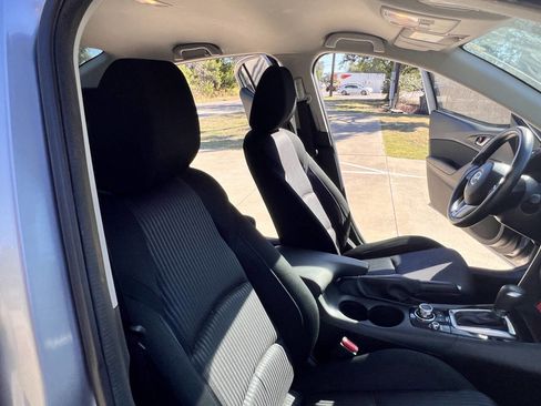 Used 2016 MAZDA MAZDA3 i Sport w/ Preferred Equipment Package image 28