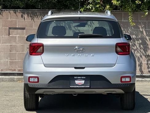 Used 2025 Hyundai Venue SEL FWD image 7