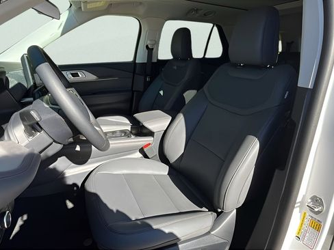 New 2026 Ford Explorer Active w/ Active Comfort Package image 21