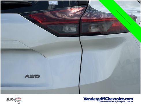 Used 2025 Nissan Rogue SV AWD/4WD image 7