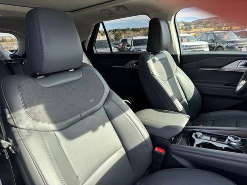 New 2026 Ford Explorer Active w/ Active Comfort Package image 24