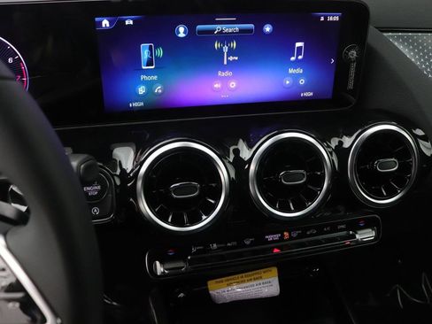 New 2026 Mercedes-Benz GLA 250 4MATIC image 5