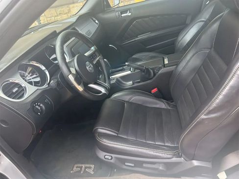 Used 2013 Ford Mustang GT Premium RWD image 5