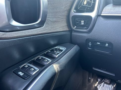 Used 2023 Kia Sorento S w/ Panoramic Sunroof Package AWD/4WD image 15