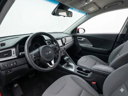Used 2018 Kia Niro LX image 3