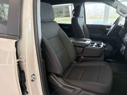 New 2026 Chevrolet Silverado 1500 Custom Trail Boss w/ LPO, Dark Essentials Package AWD/4WD image 18