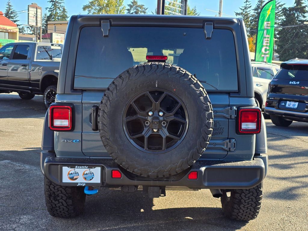 Used 2024 Jeep Wrangler Unlimited AWD/4WD image 7