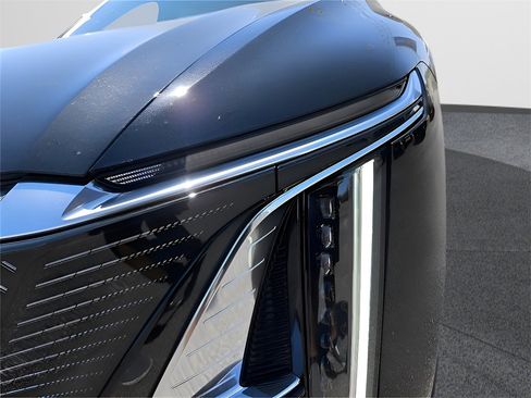 New 2024 Cadillac Lyriq Luxury image 29