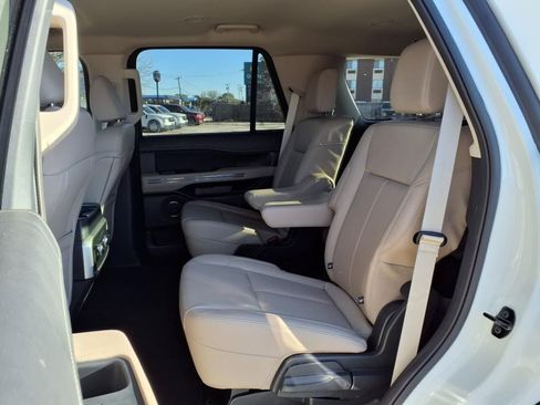 Certified 2024 Ford Expedition XLT AWD/4WD image 17