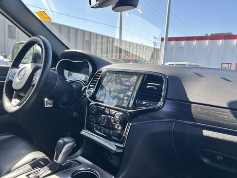 Used 2019 Jeep Grand Cherokee Limited AWD/4WD image 14