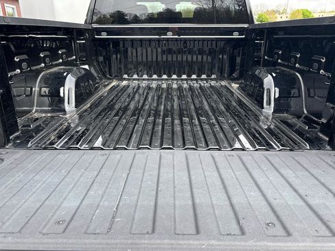 Used 2024 Chevrolet Silverado 1500 LT AWD/4WD image 6