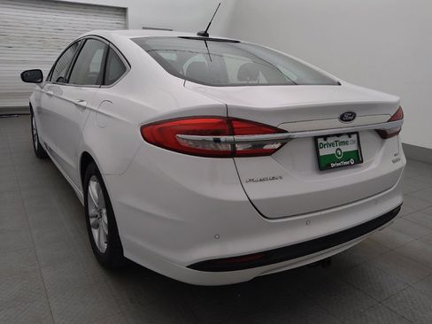 Used 2018 Ford Fusion SE w/ Fusion SE Technology Package FWD image 5