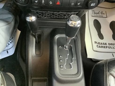 Used 2013 Jeep Wrangler Sahara w/ Connectivity Group image 38