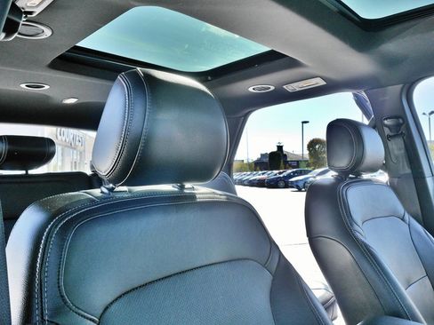 Used 2016 Ford Explorer Limited image 12