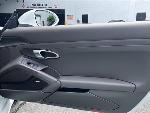 Used 2021 Porsche 718 Boxster RWD image 20