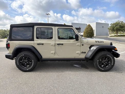 Used 2022 Jeep Wrangler Unlimited Sport AWD/4WD image 6