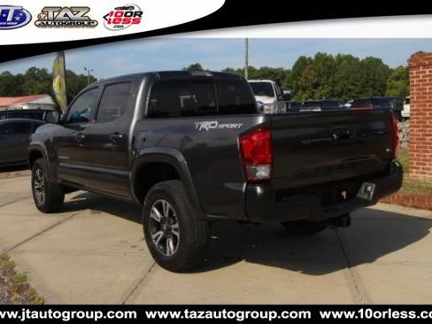 Used 2017 Toyota Tacoma TRD Sport w/ Tow Package RWD image 5