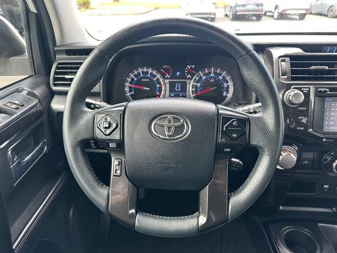 Used 2019 Toyota 4Runner TRD Off-Road Premium AWD/4WD image 19