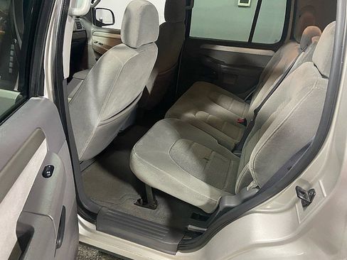 Used 2004 Ford Explorer XLT image 16