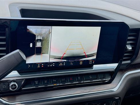 Used 2024 GMC Sierra 2500 SLT w/ SLT Premium Package image 10