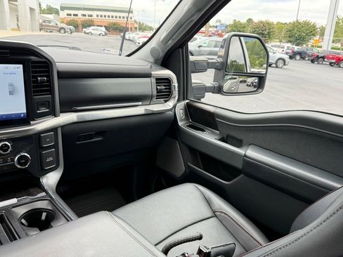 Used 2022 Ford F150 Lariat image 12