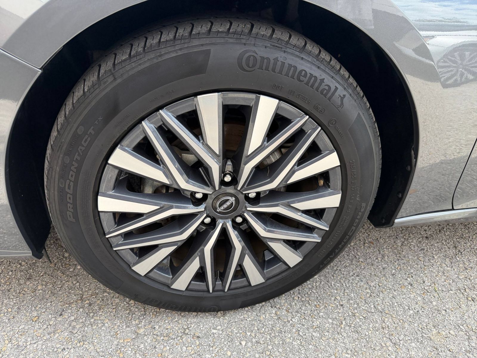 Used 2025 Nissan Altima 2.5 SV FWD image 24